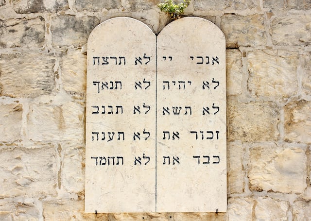 Chiasm Of The 10 Commandments
